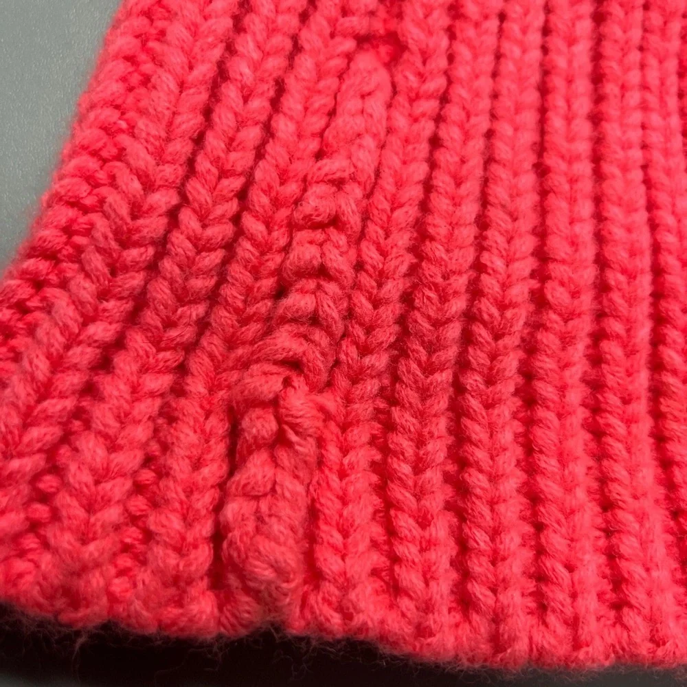 Old Navy Winter Beanie Crochet Knit Faux Fur Pom Hat Melon Color One Size EUC